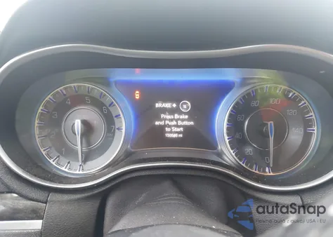 2015 Chrysler 300 Limited z USA, uszkodzony, nr VIN 2C3CCAAG0FH903702